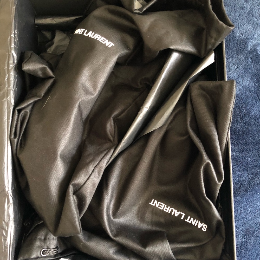 Authentic YSL heels never worn brand new in the box with dust bag - Picture 6 of 9